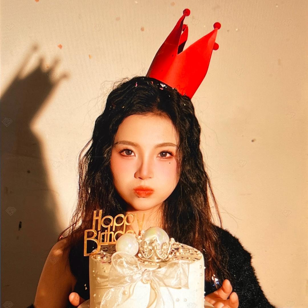 红红爱臭美
