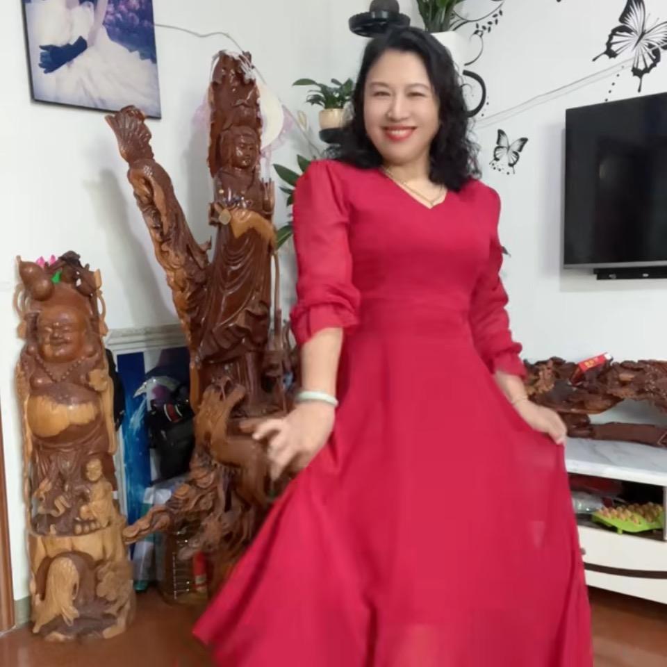 裘美英