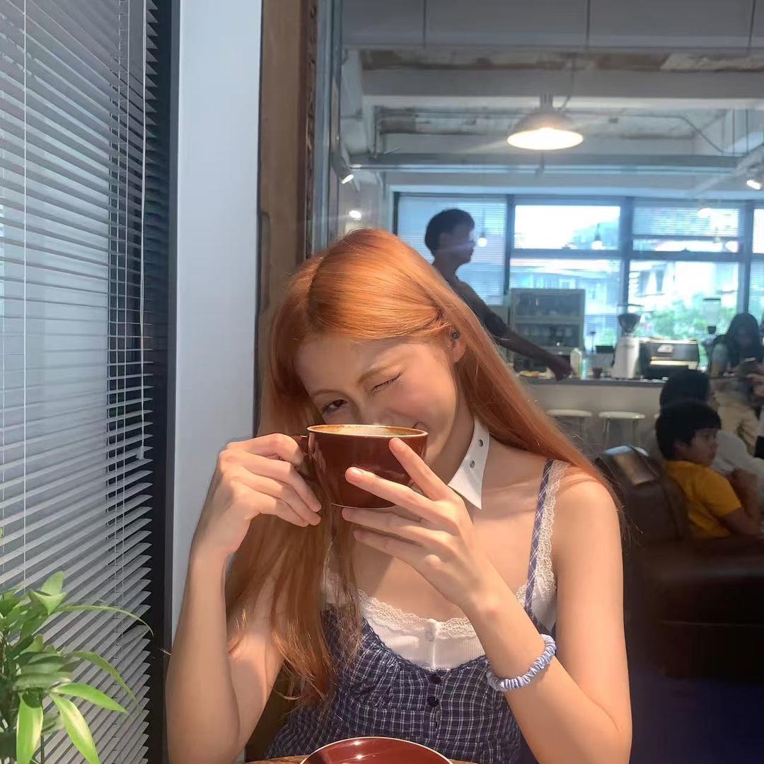 椰椰（OOTD穿搭）