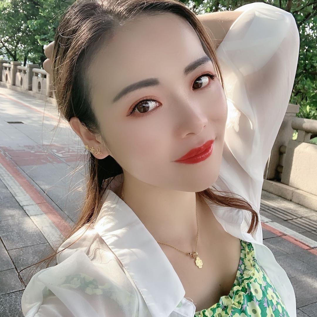 只饮烈酒不论过往