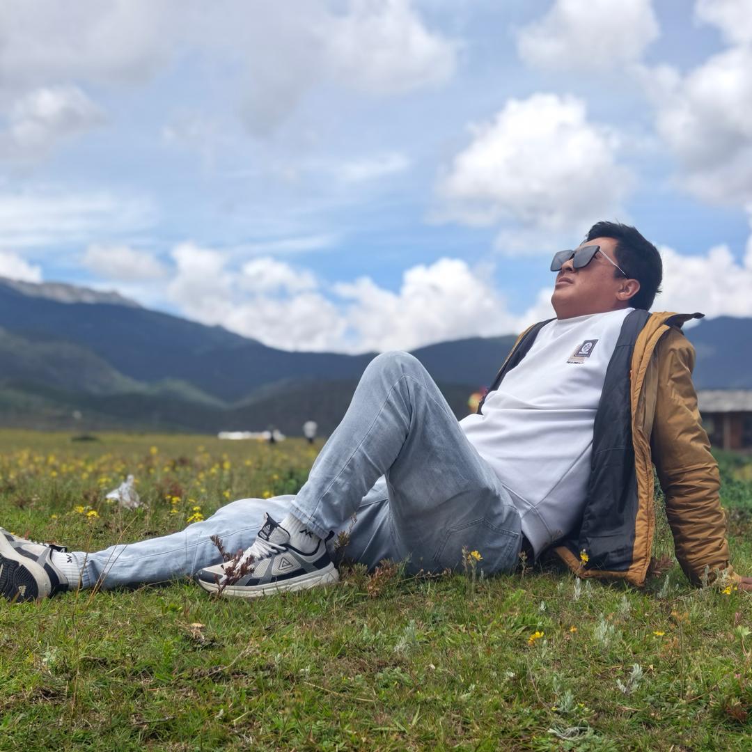 云南旅游包车自由行领队《格桑》