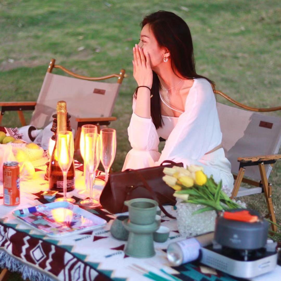 贩卖人间快乐的阿斯蒂小姐姐