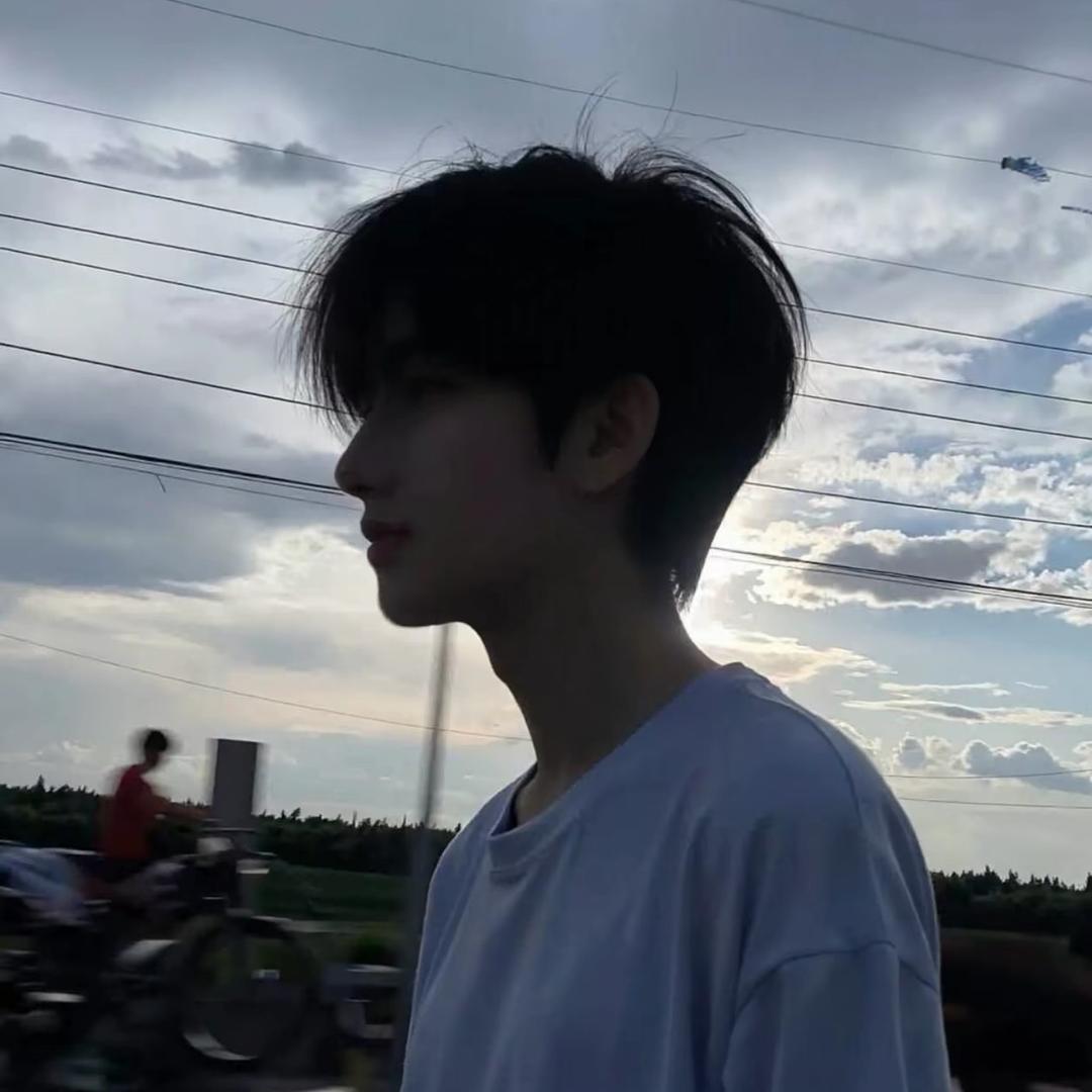 请你一直讨厌我