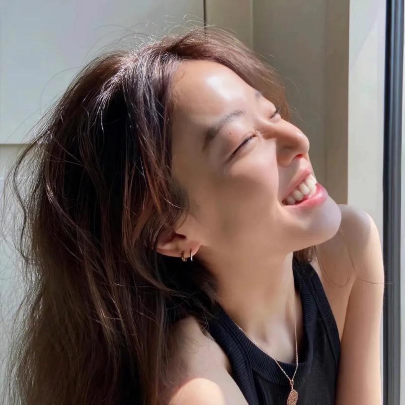 🍊人拥品店)老板娘