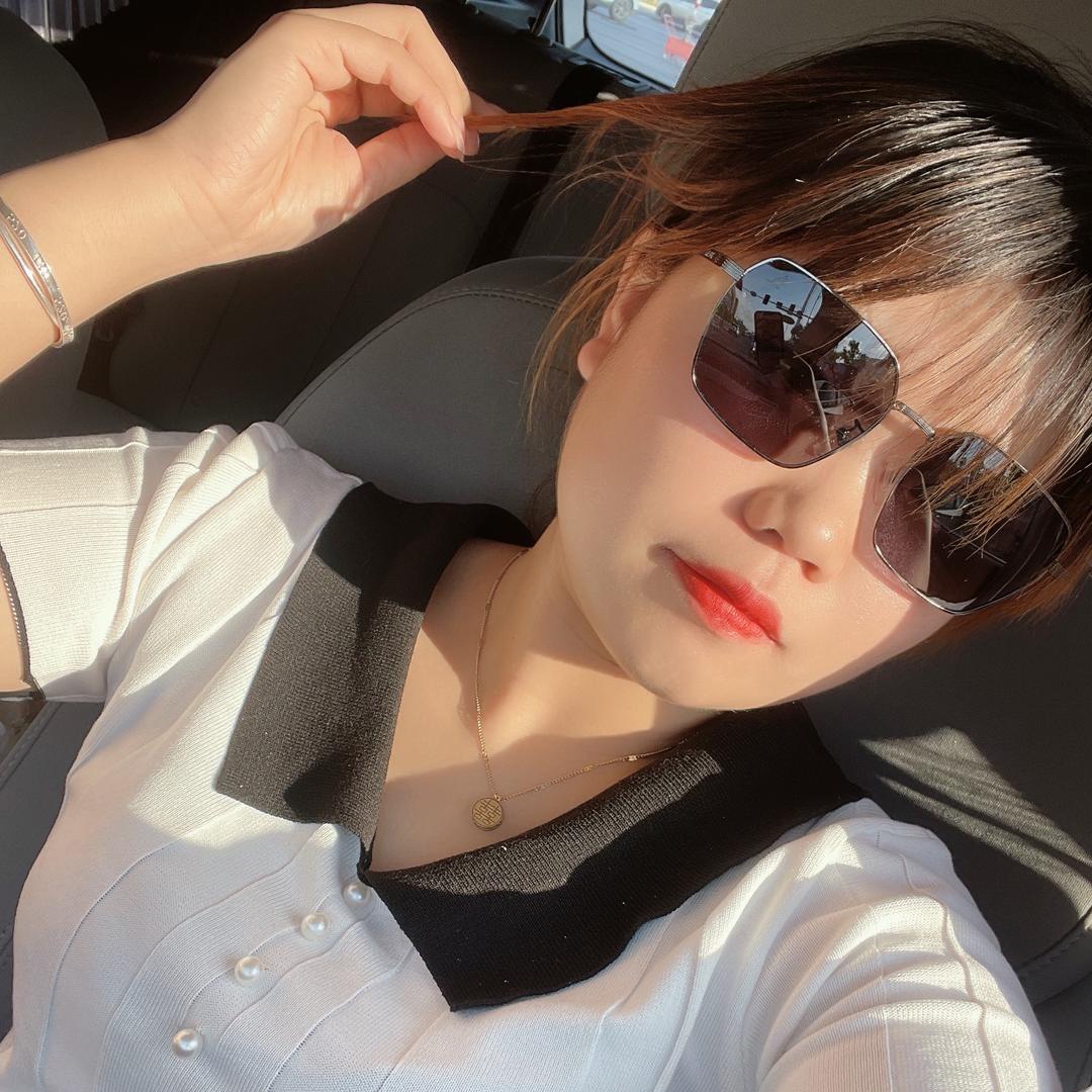 👧🏻¹⁹⁹⁸