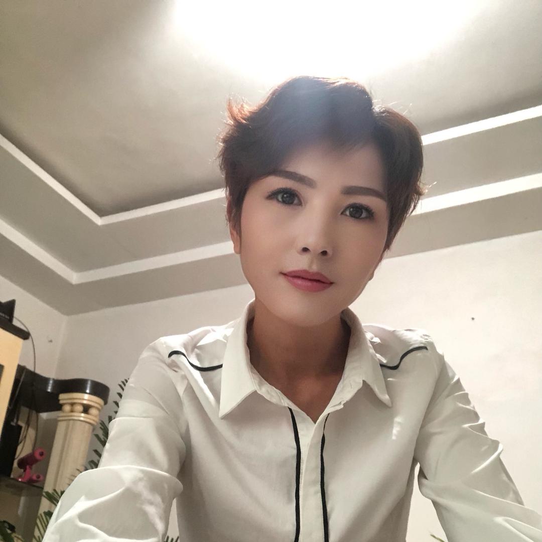 威宁新枫二手车范范