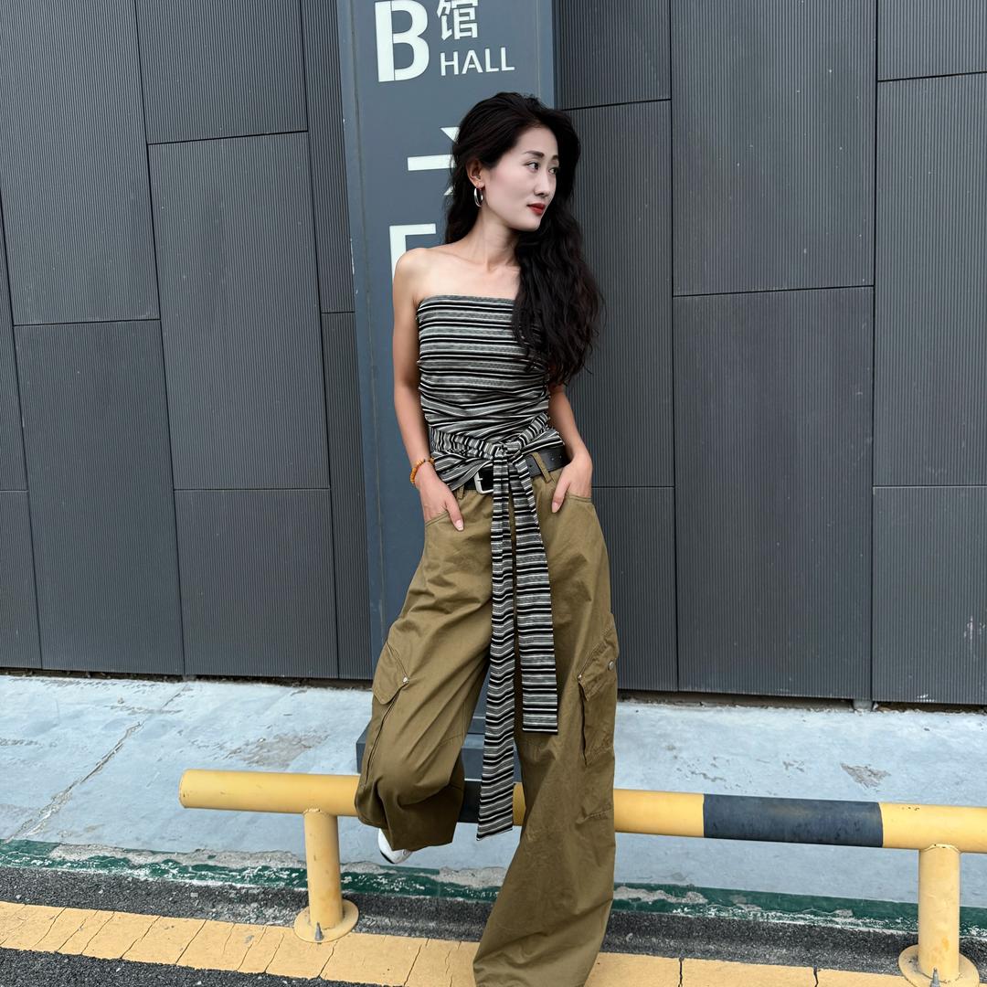 蒋晓慧〈吖吖轻奢女装〉