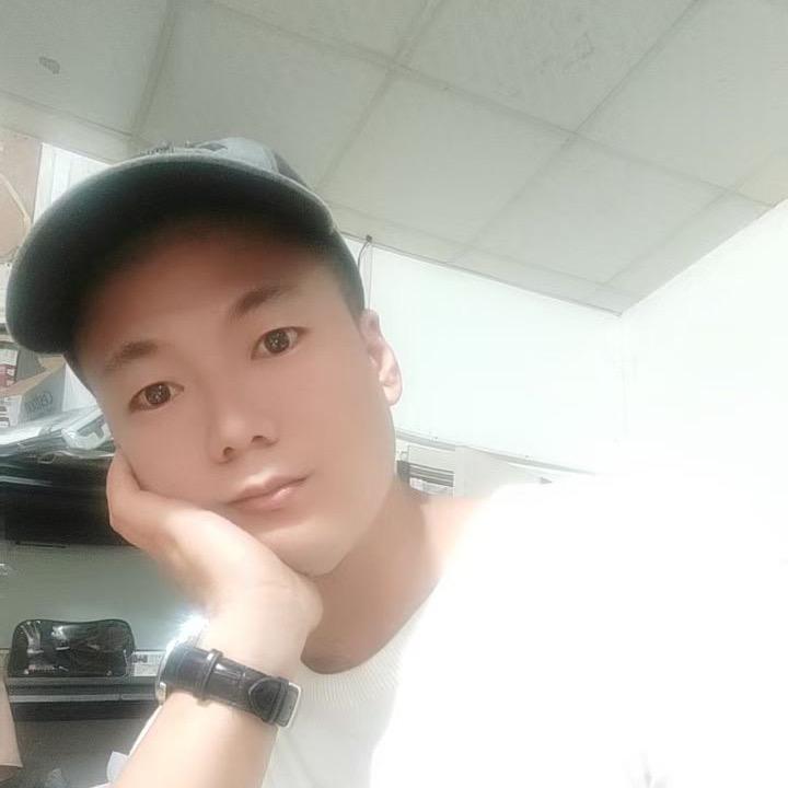 非常哇塞的小伙