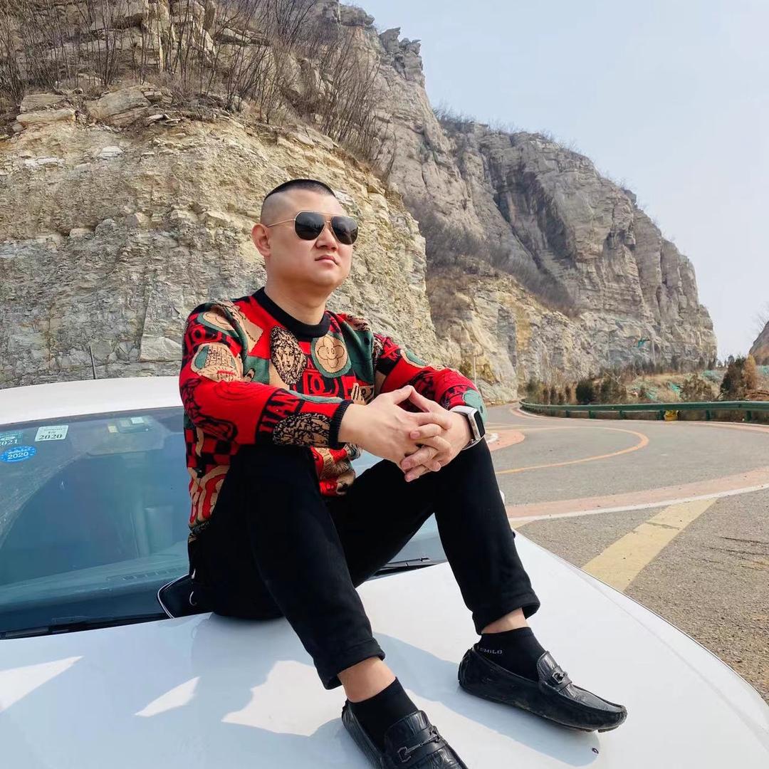 桀骜不驯，浪荡不羁