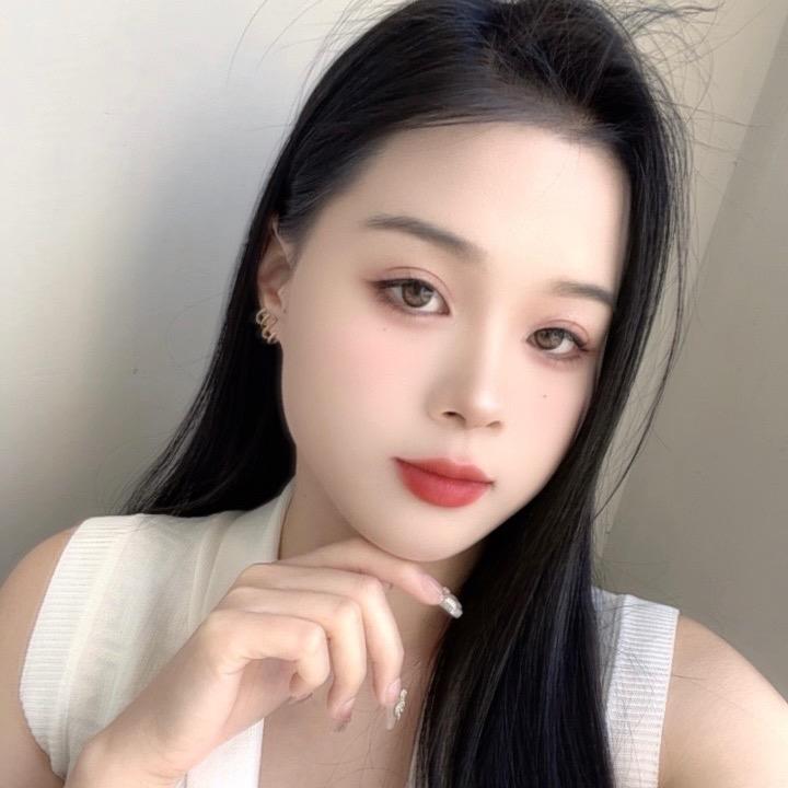 莉莉吖🥰