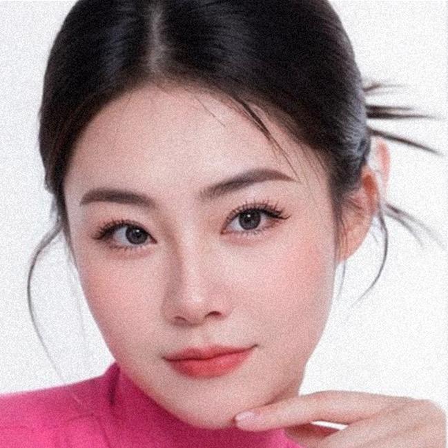 专注于挤痘痘的小姐姐