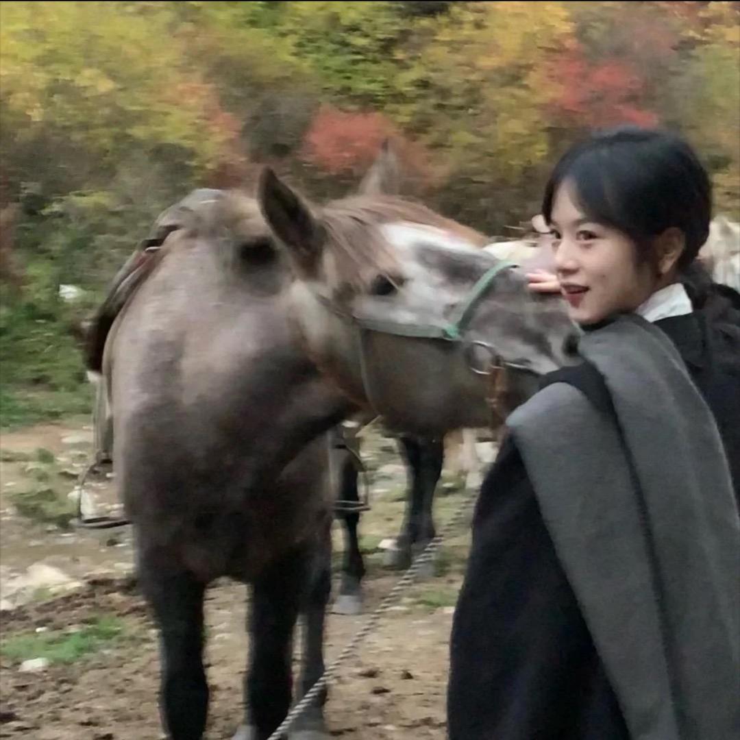 ^小七…