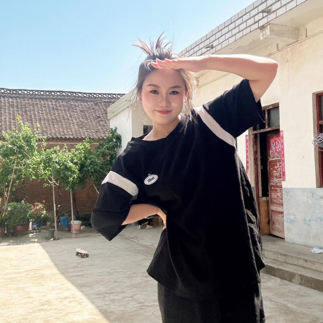 郑州银基莉小张服饰店