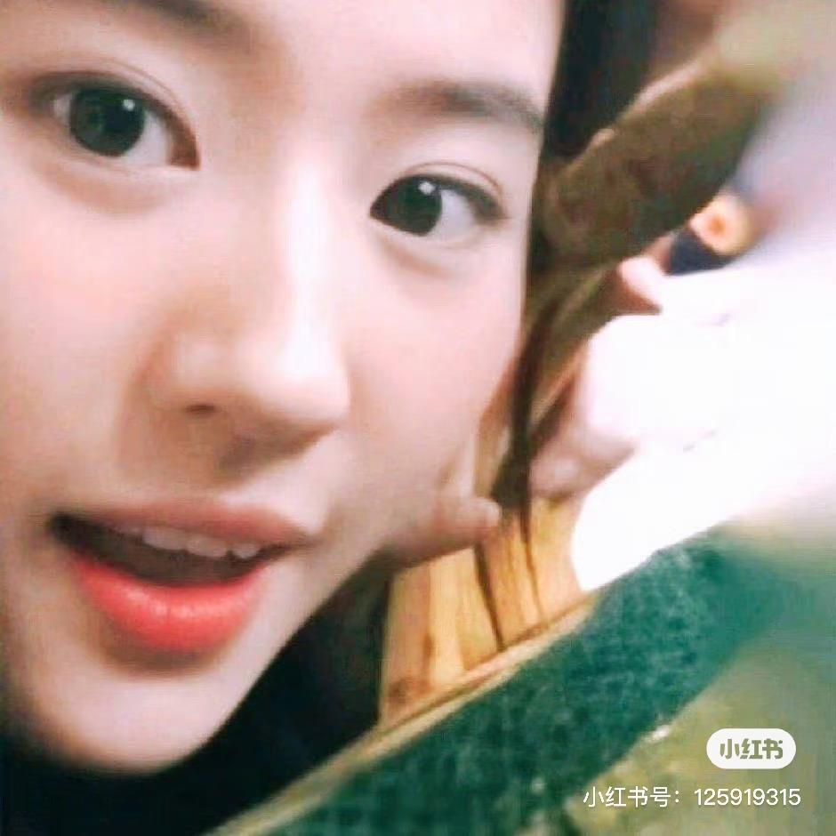 小狗摇尾巴