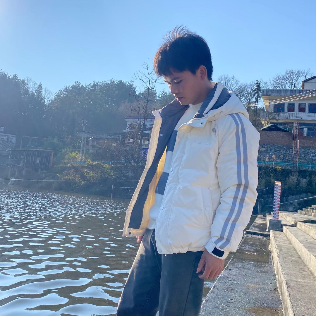《韦昌浪》本市著名企业家