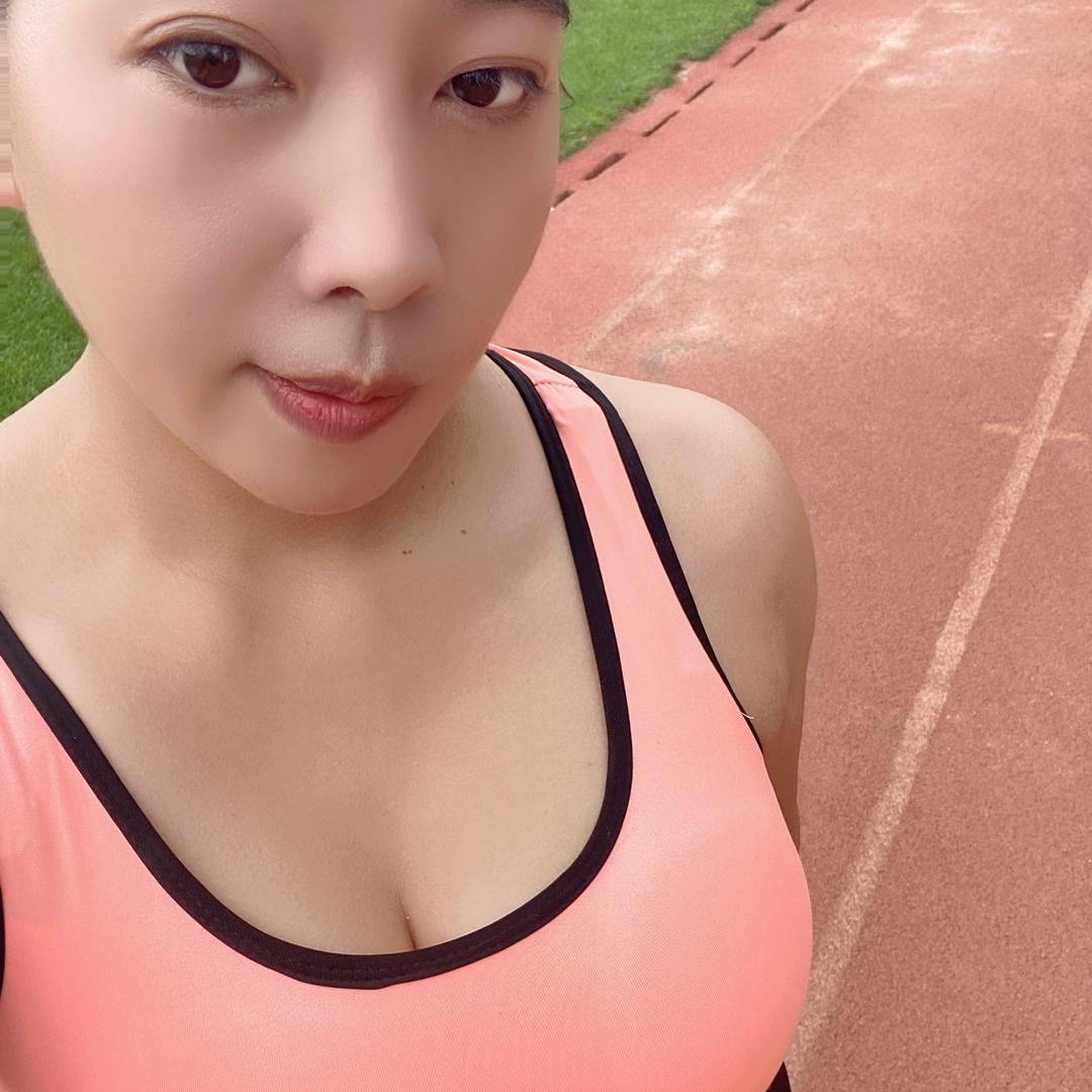 村里唯一用迪奥的人