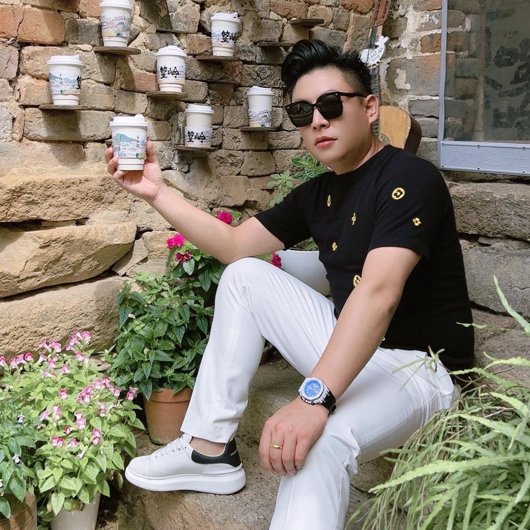 Mr Huang