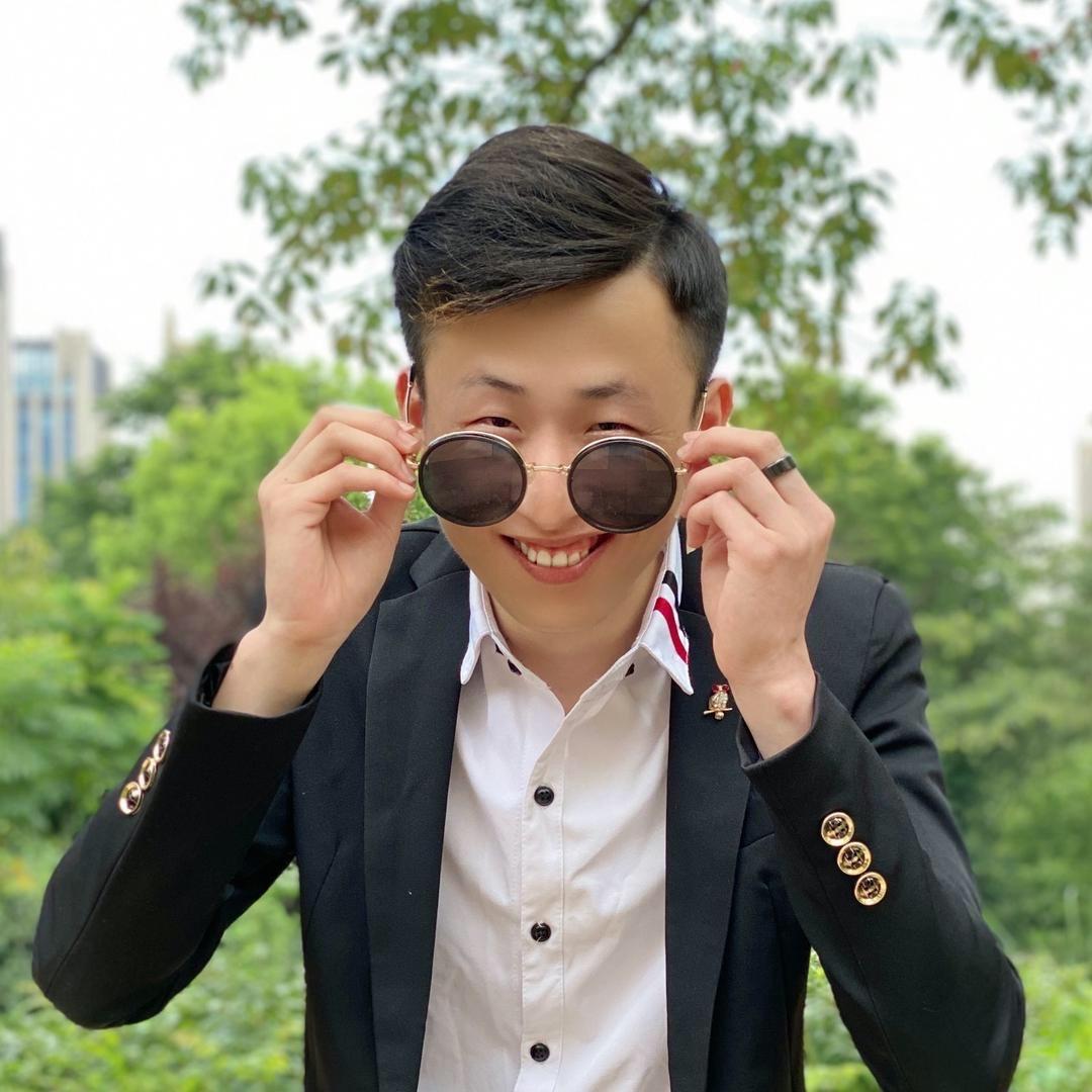 气质吕总💋