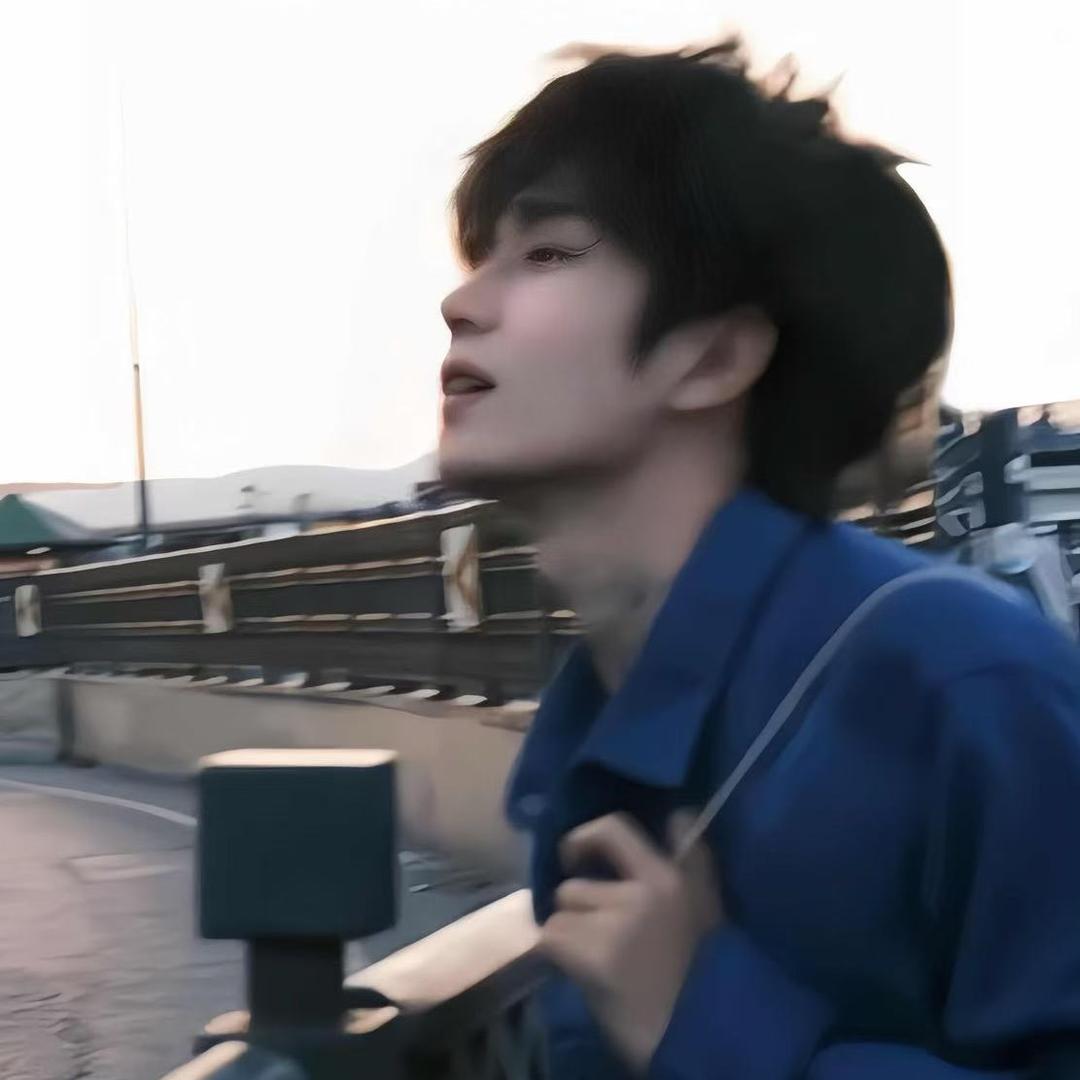 梓冷.