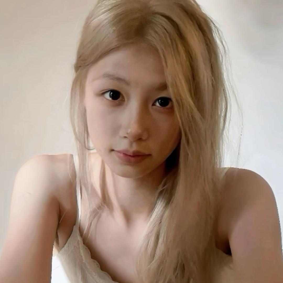 牛爷爷cos甄嬛干翻迪迦奥特曼