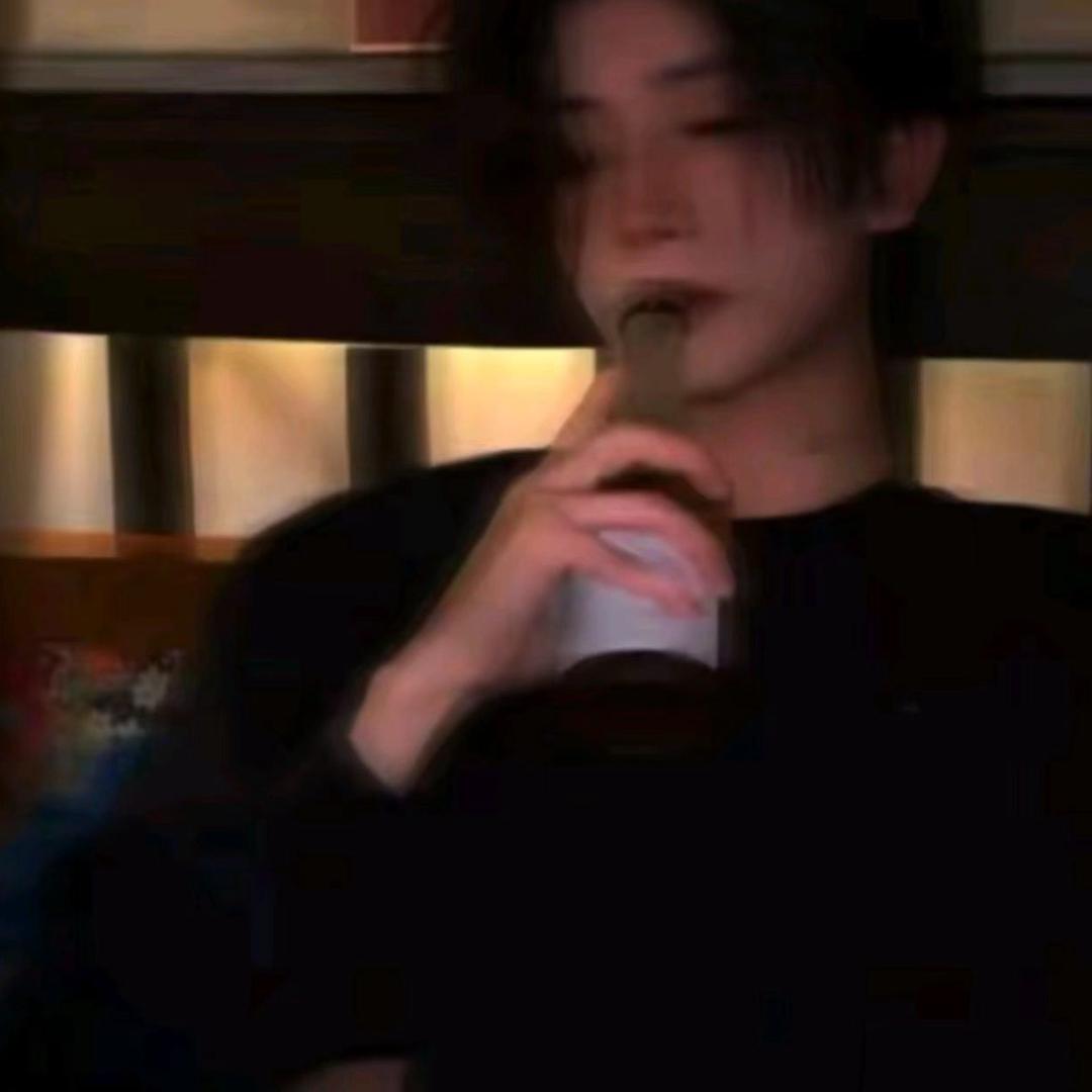 小董.