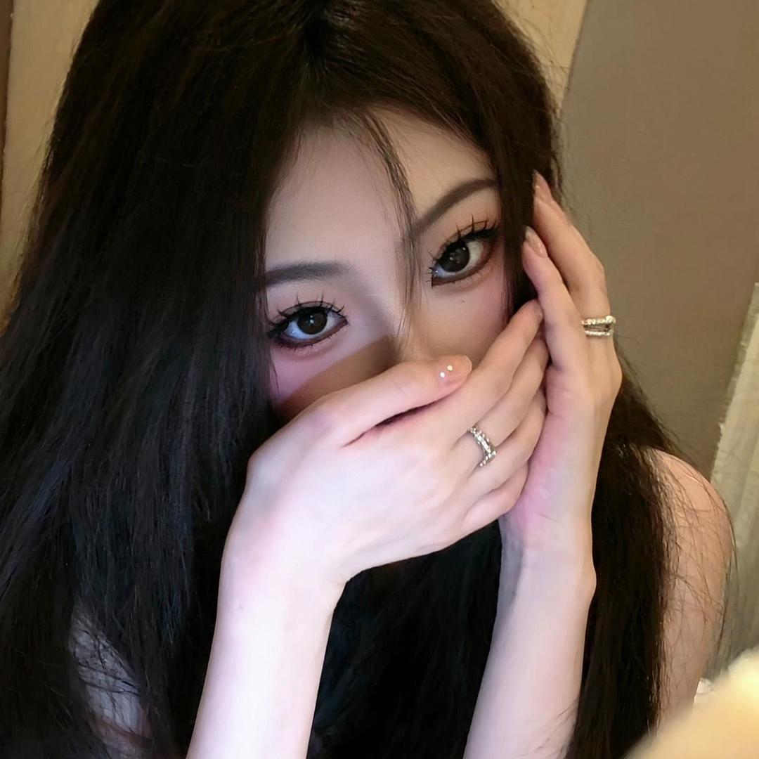 冷鸢.