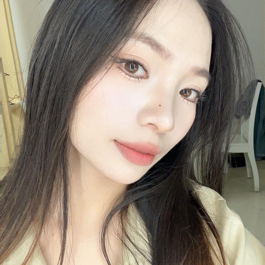 贵州新娘化妆师  小雪