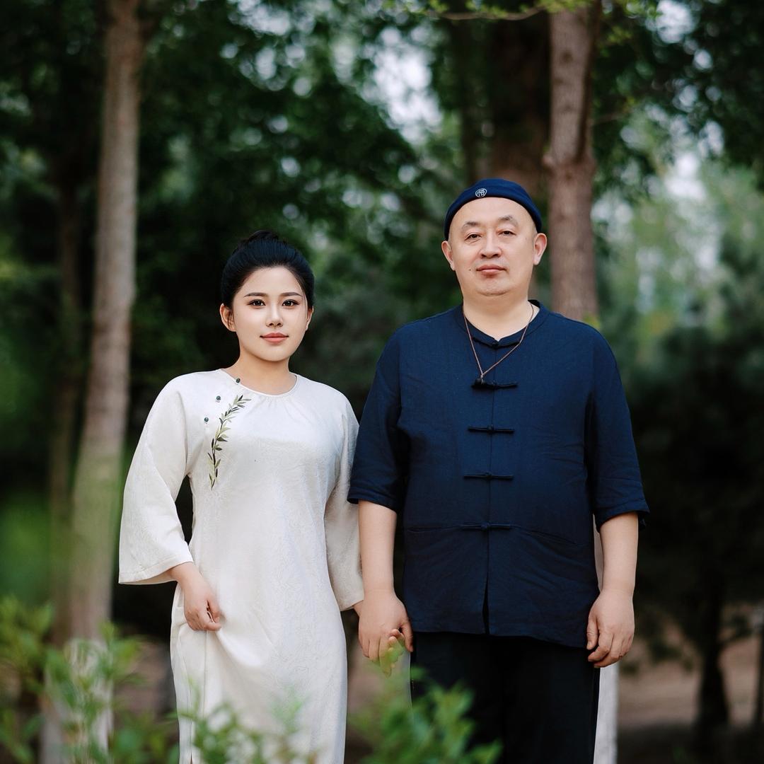 老陈夫妇（相差30爹系老公）