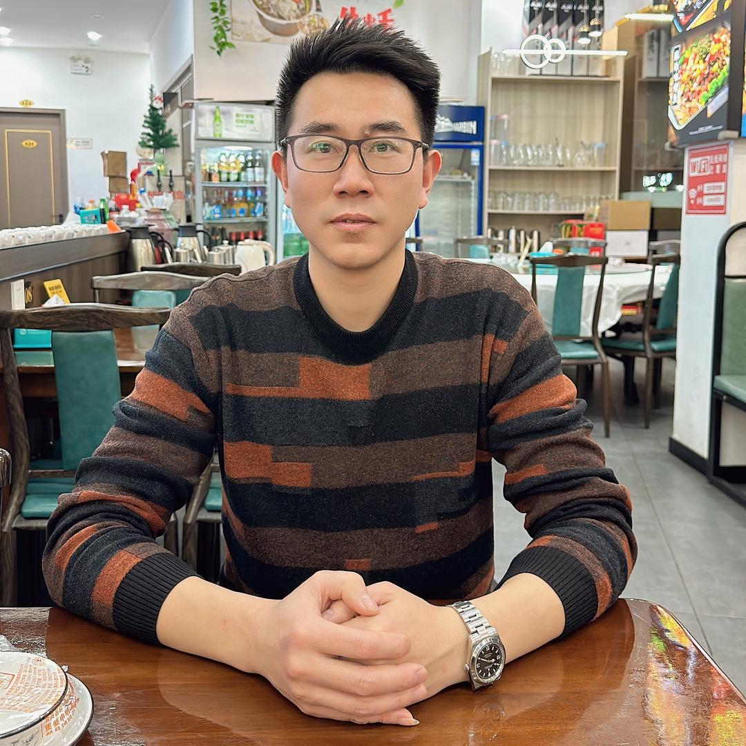 龙虾爱烤鱼李哥（官号）
