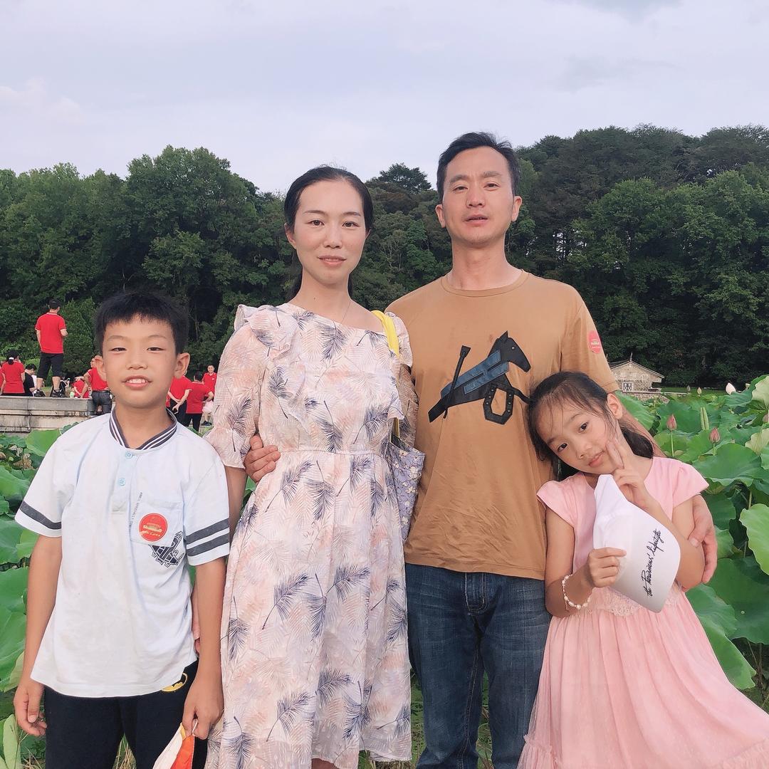 一家五口的人间烟火味