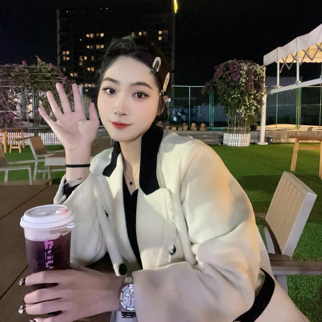 梁小姐女装穿搭