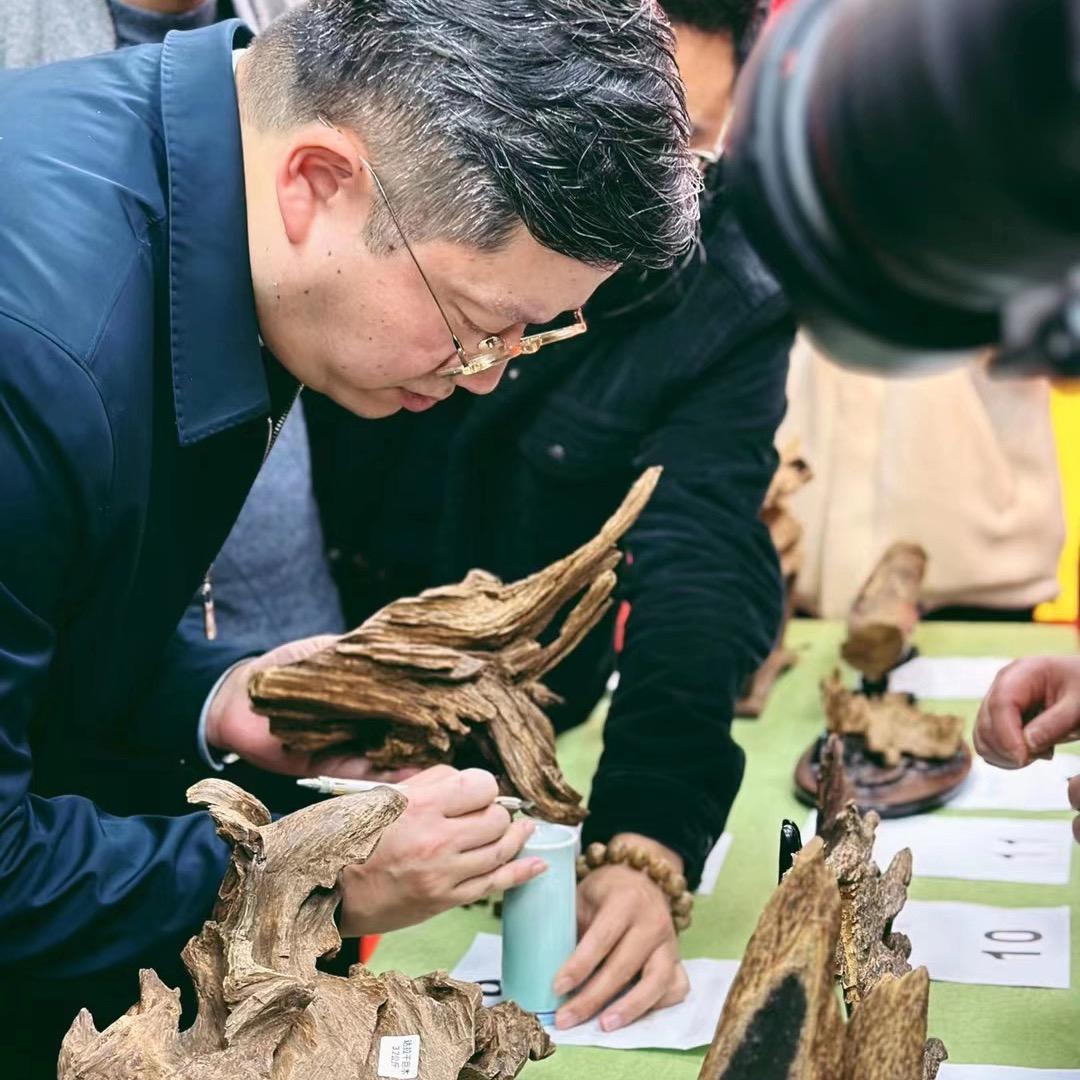 历香家的沉香收藏茶香馆