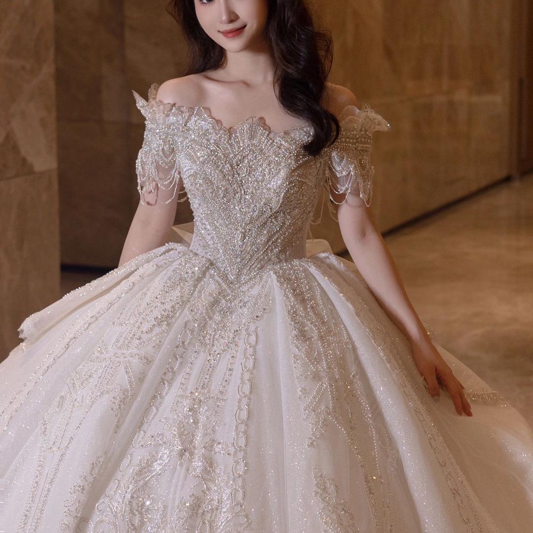 伊曼婚纱