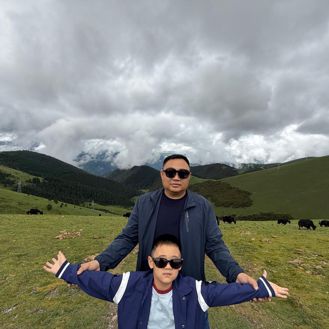 山东鼎信挖机李昱