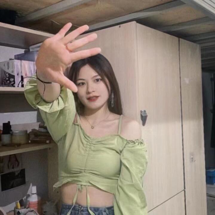 珊珊来迟🍀