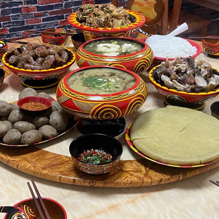 长安亿百佳彝族特色餐