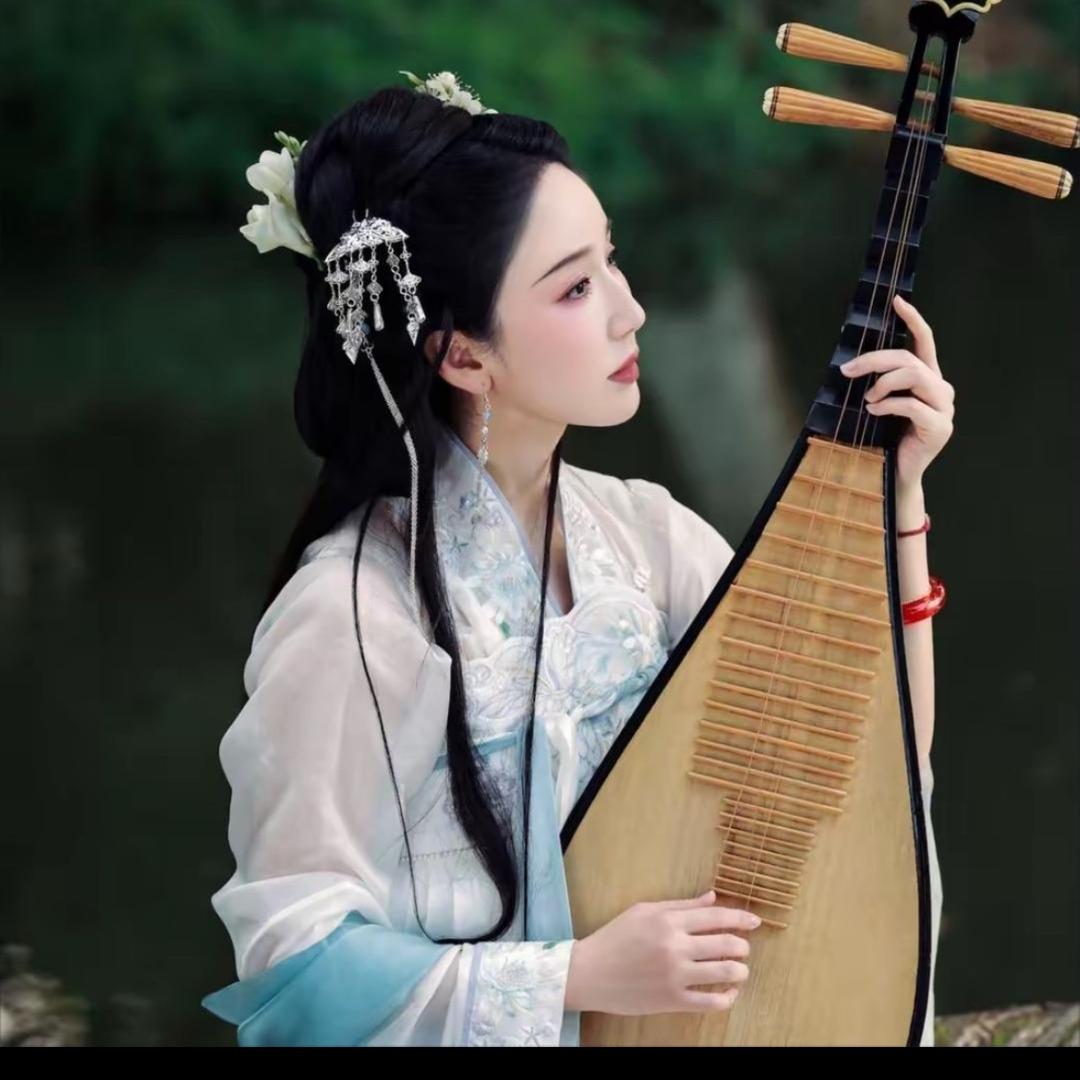 娄艺潇-珀莱雅专场