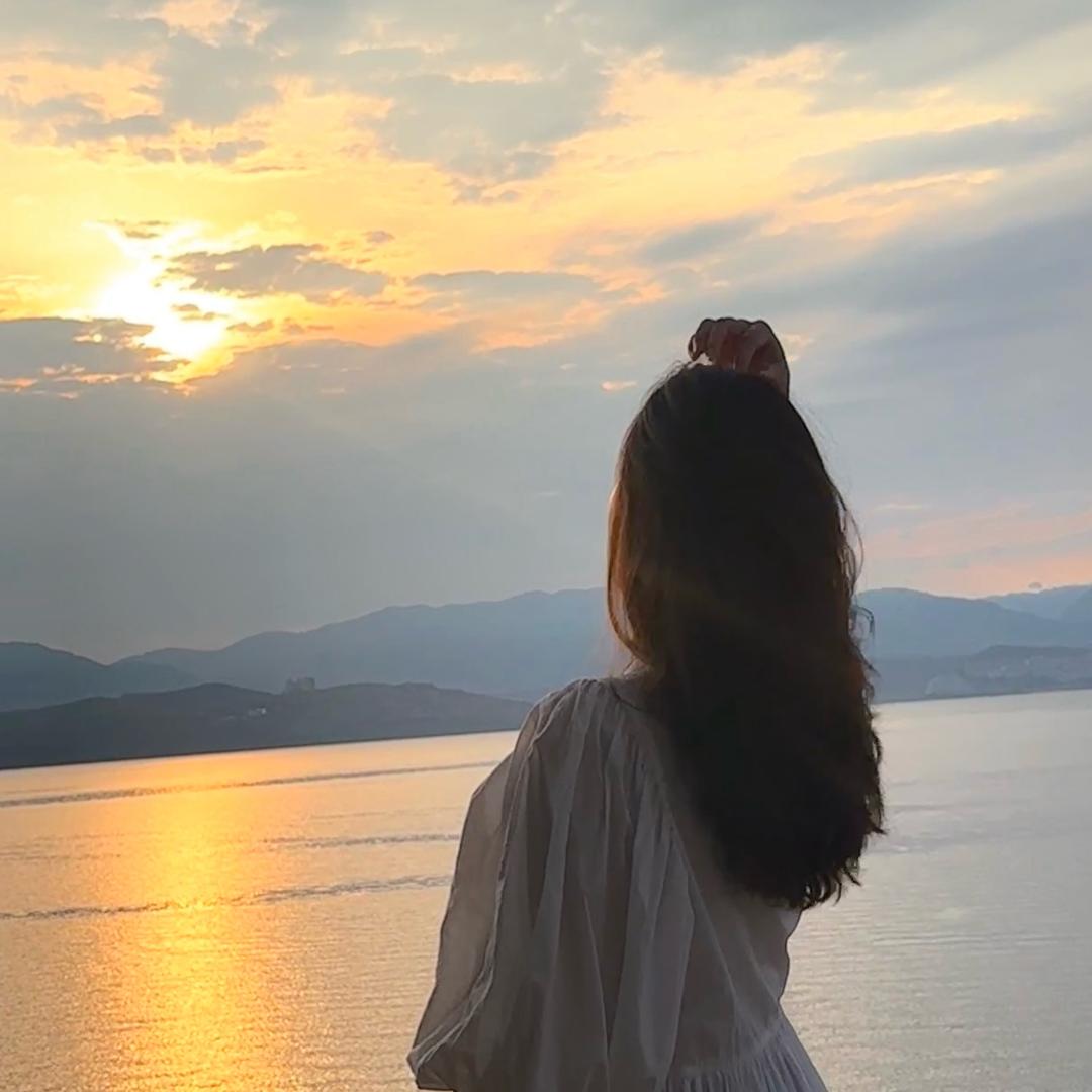 @露嬢嬢