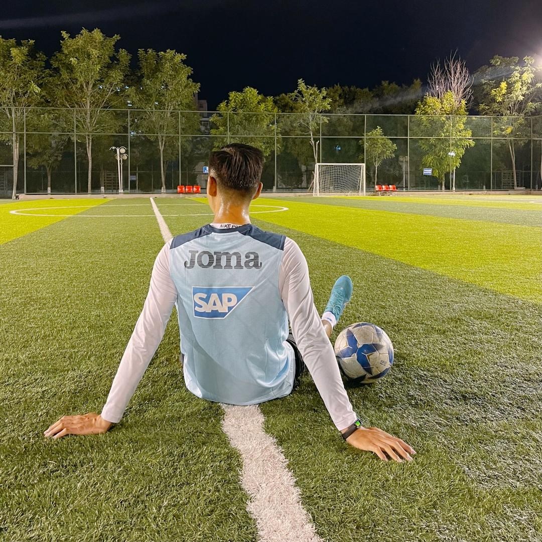 银川第一中后卫