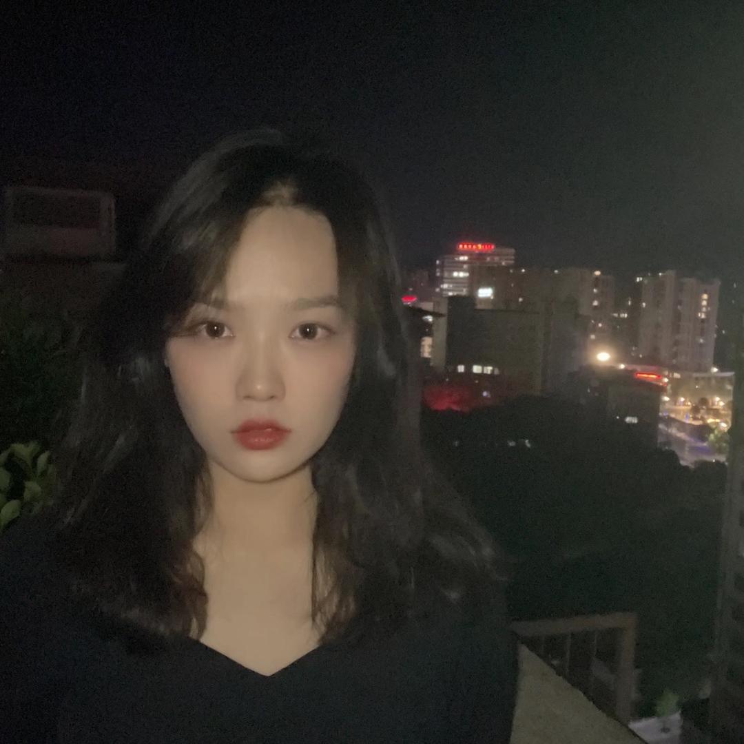 闪亮的屁灯