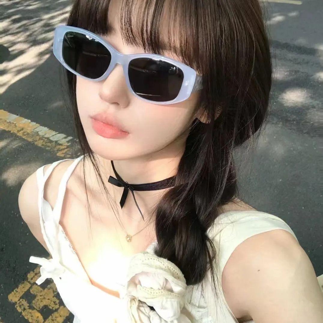 訫