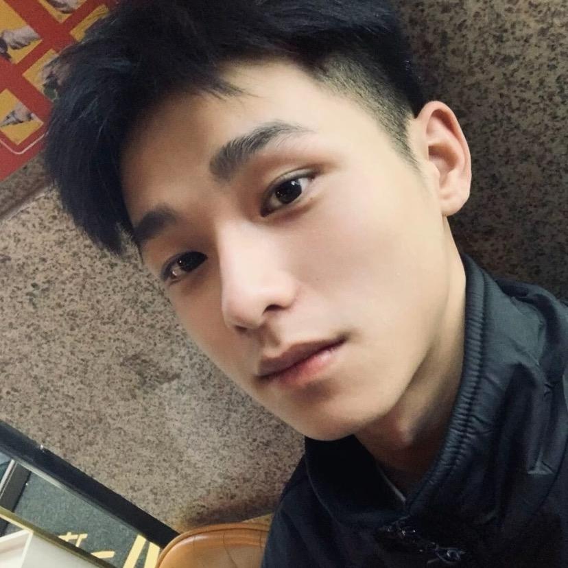 小帅ཻ