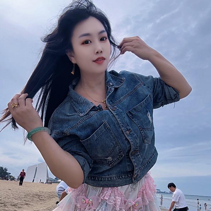 何雪儿《没人疼》