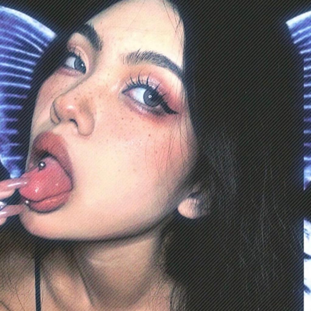 贝斯.