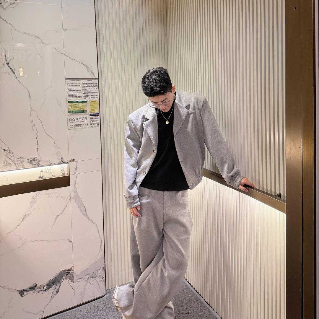 李佳航🪐³²⁷