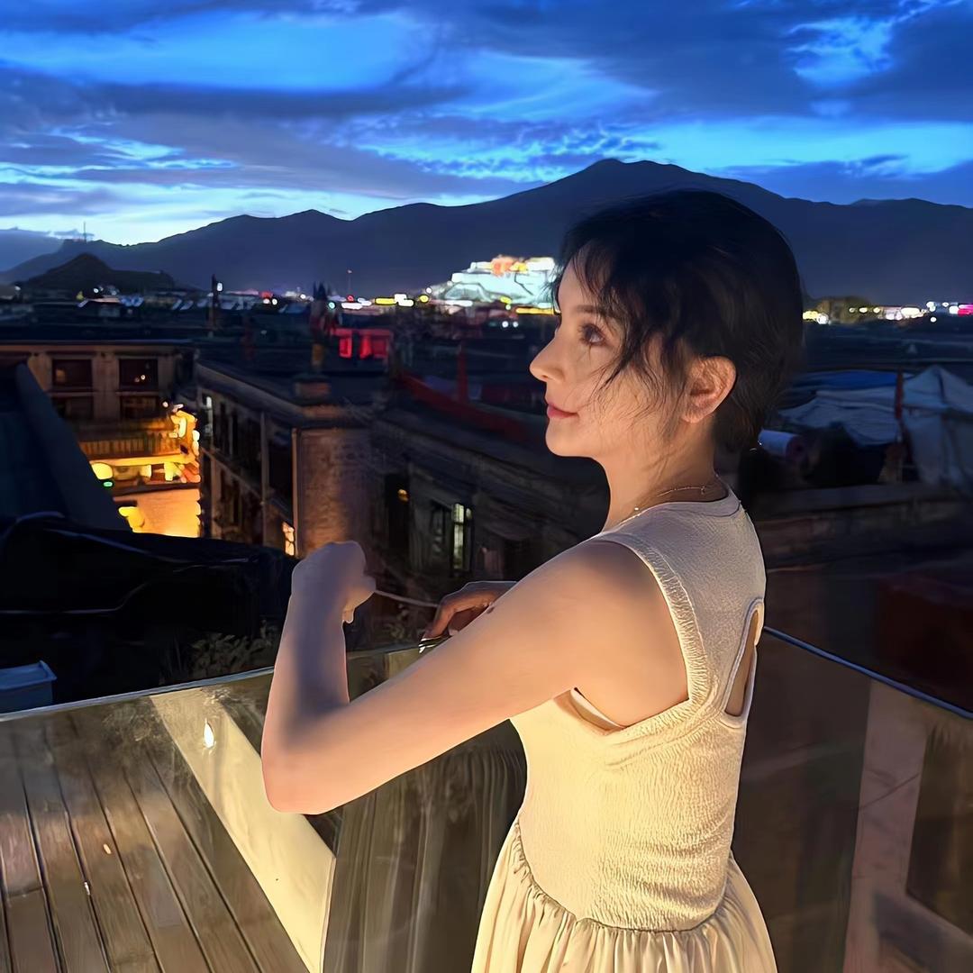 杨梅梅