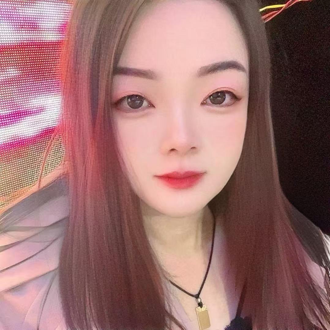 重庆幺妹在河南（有好物）女歌手加，火锅店
