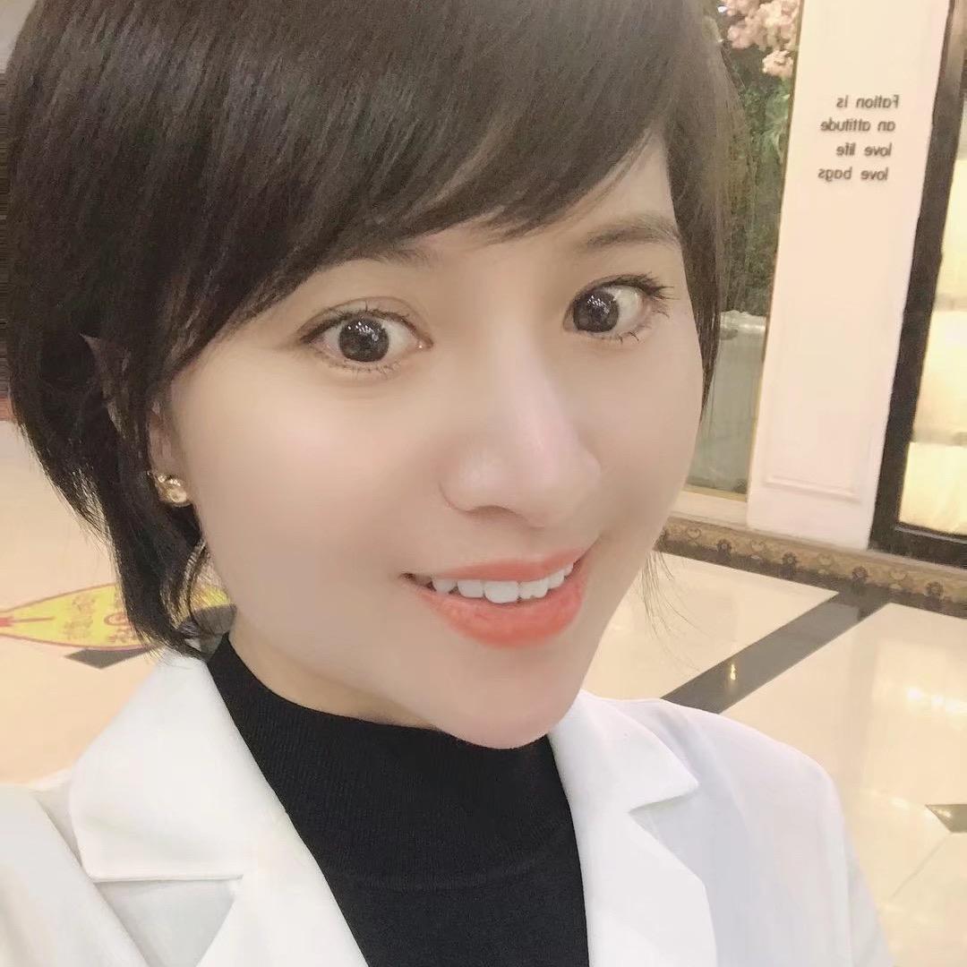 新乡步行街小美人化妆品店