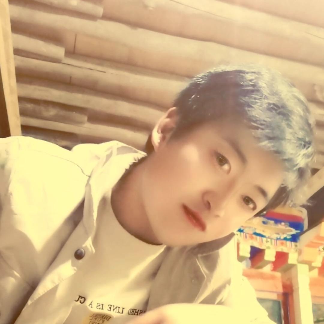 @洋湖画家白；达💪🏻