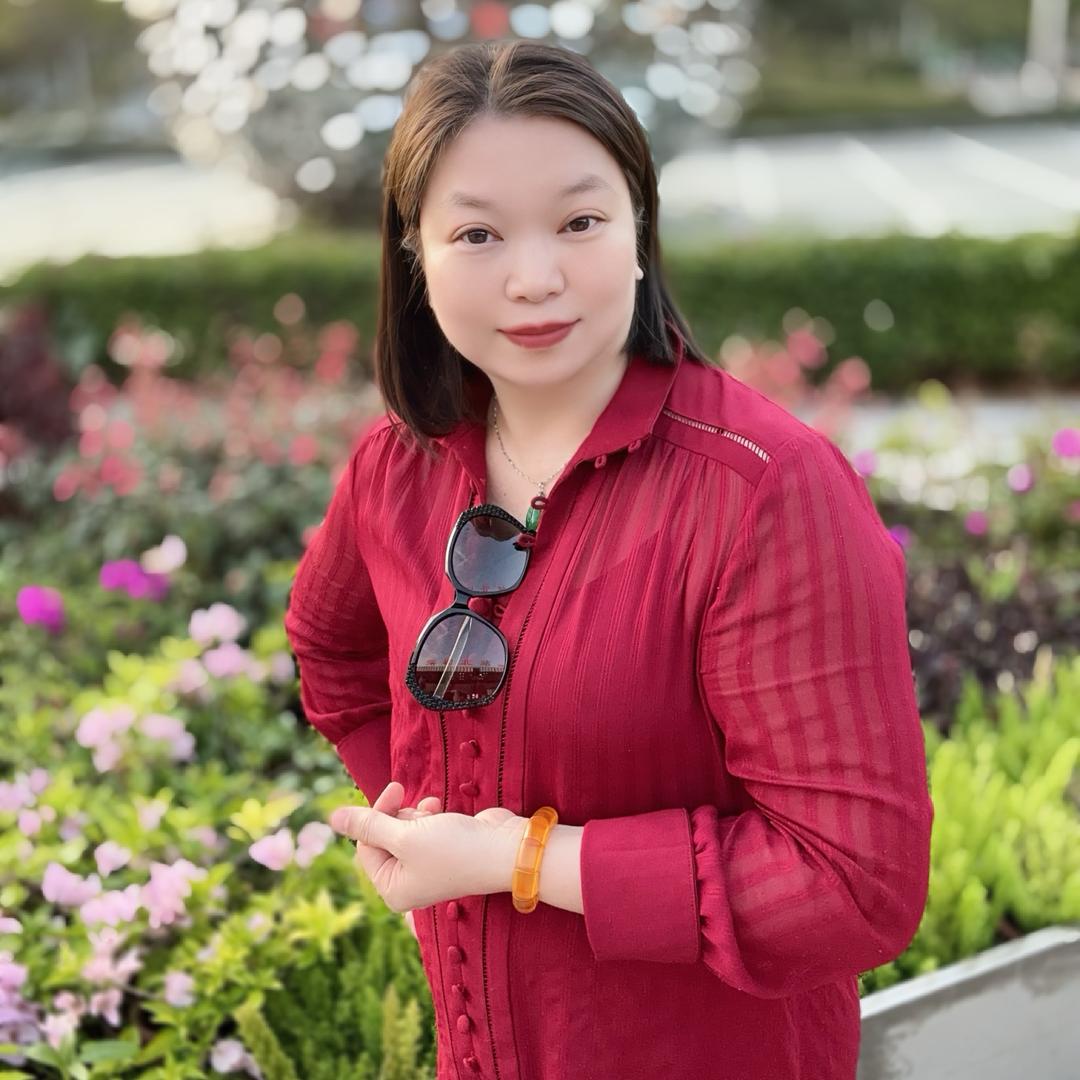 精铸老板娘简姐